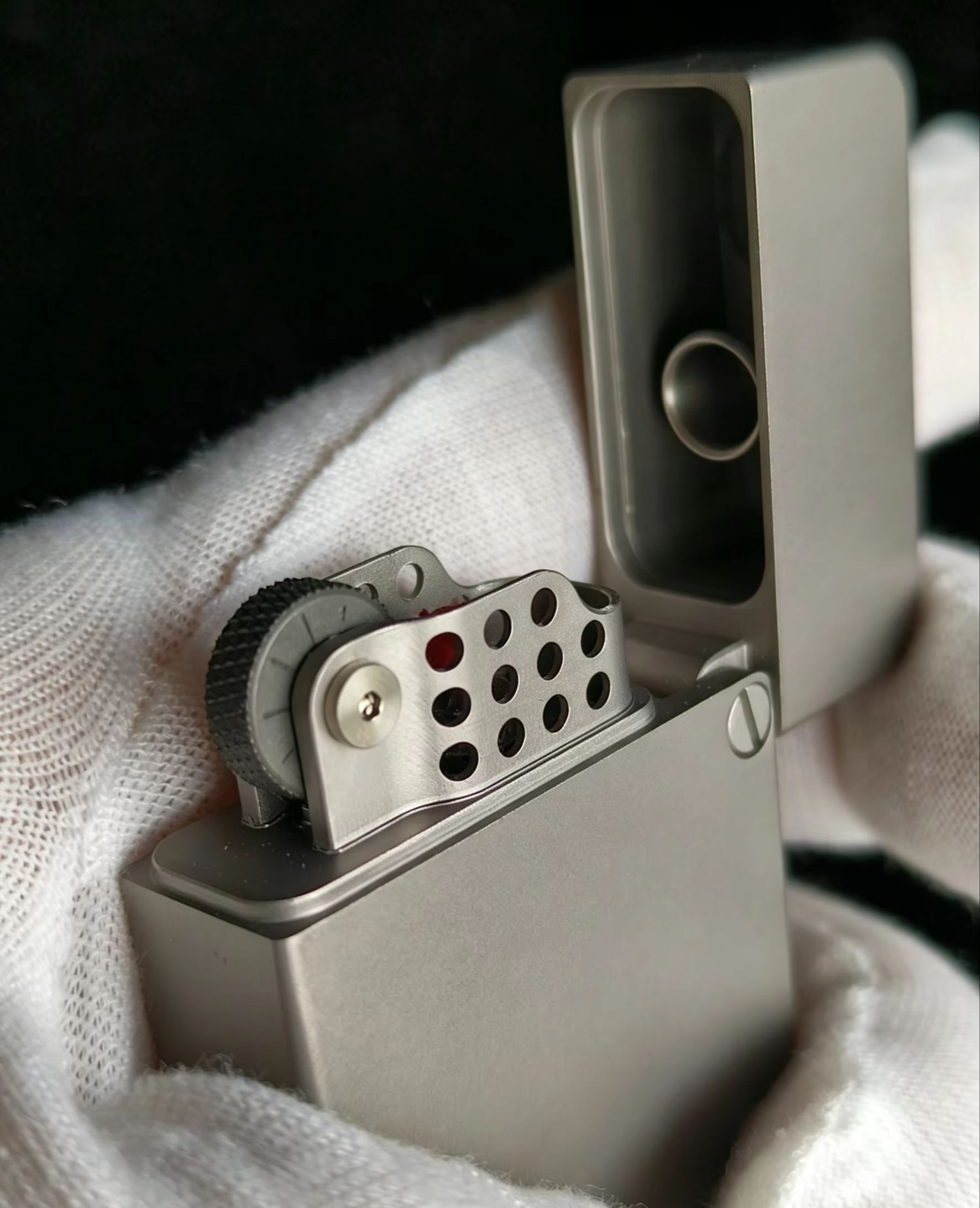 Titanium Alloy Trench Lighter  - Fire Starting Kit review and price